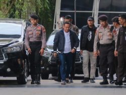 Terciduk OTT, Bupati Pati Sudewo Tiba di Gedung Merah Putih KPK